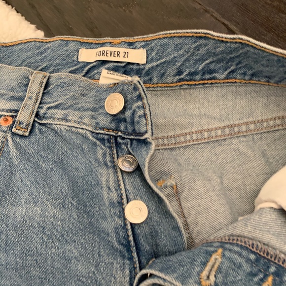 Forever 21 mom jeans ripped knee size 27 - Picture 3 of 5